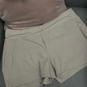 Women’s stretch cream short